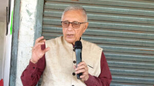      Include workers in social security scheme: Leader Koirala.   