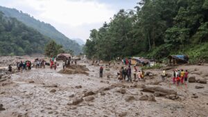 Provincial govt announces Rs 100,000 as immediate relief to families of disaster dead   