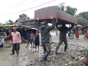 Lawmakers call for launching rescue efforts, relief distribution to flood victims   